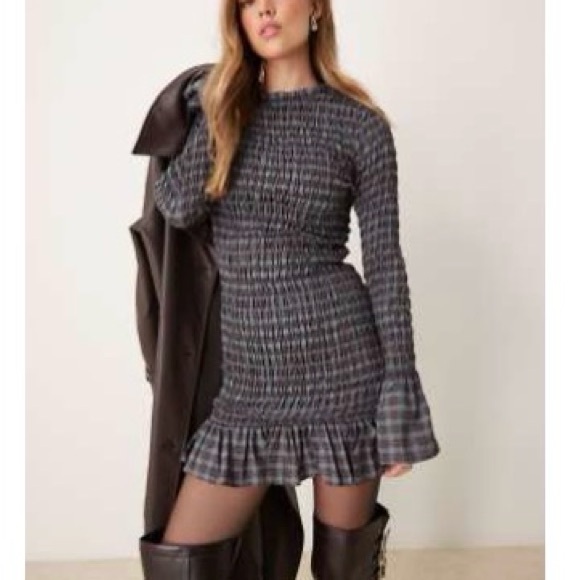 Glamorous Dresses & Skirts - Glamorous blue Long Sleeve Ruffle Dress